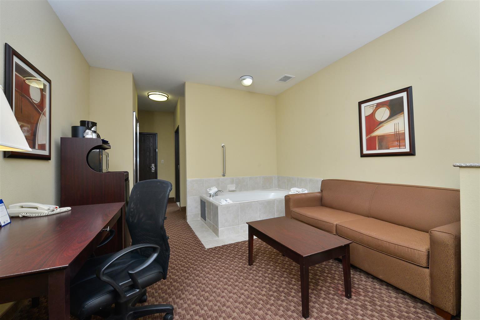 Best Western Plus Burleson Inn & Suites Экстерьер фото