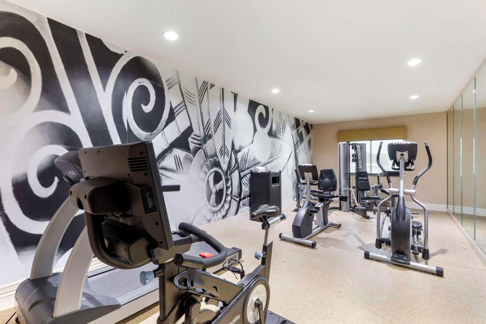 Best Western Plus Burleson Inn & Suites Экстерьер фото