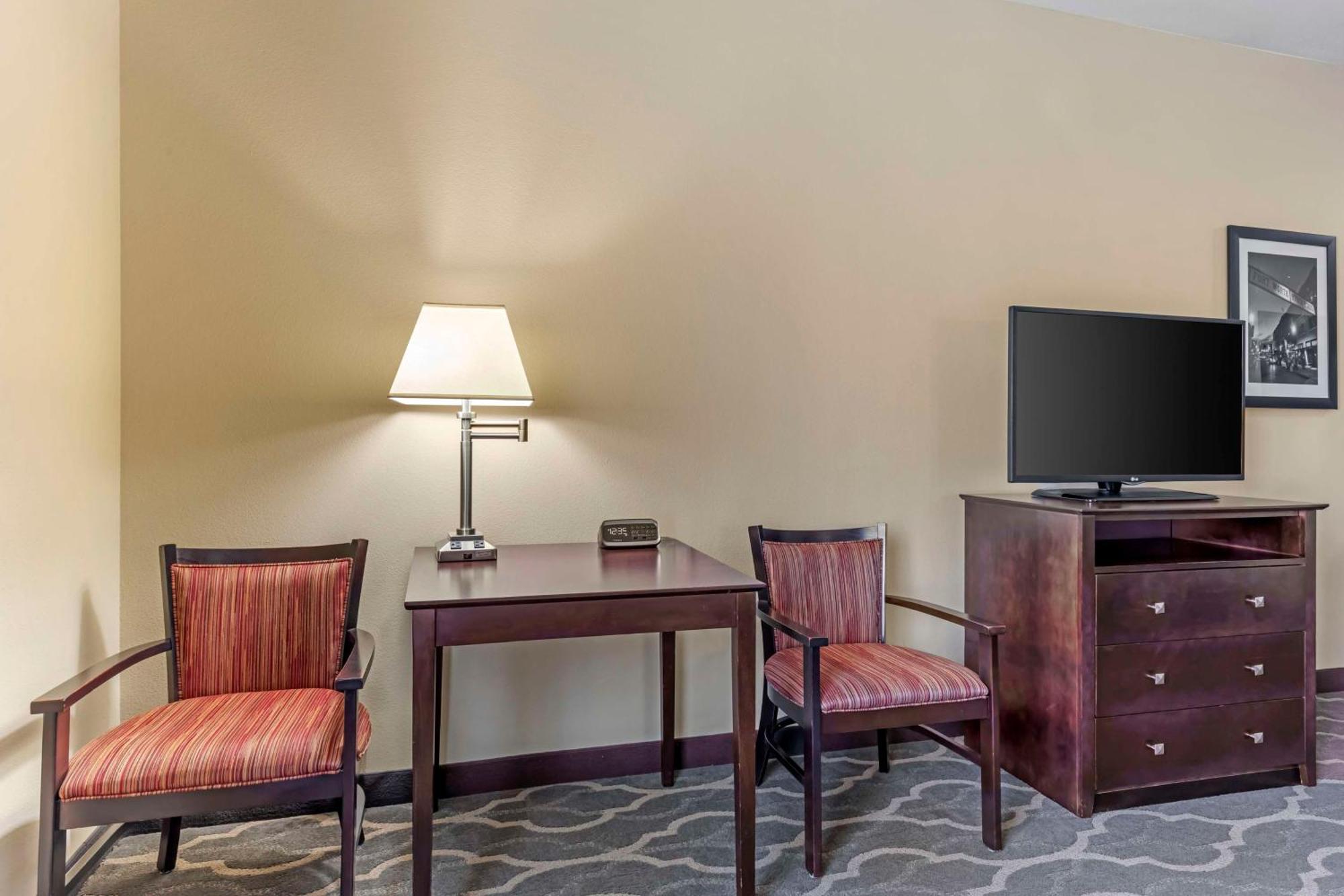 Best Western Plus Burleson Inn & Suites Экстерьер фото
