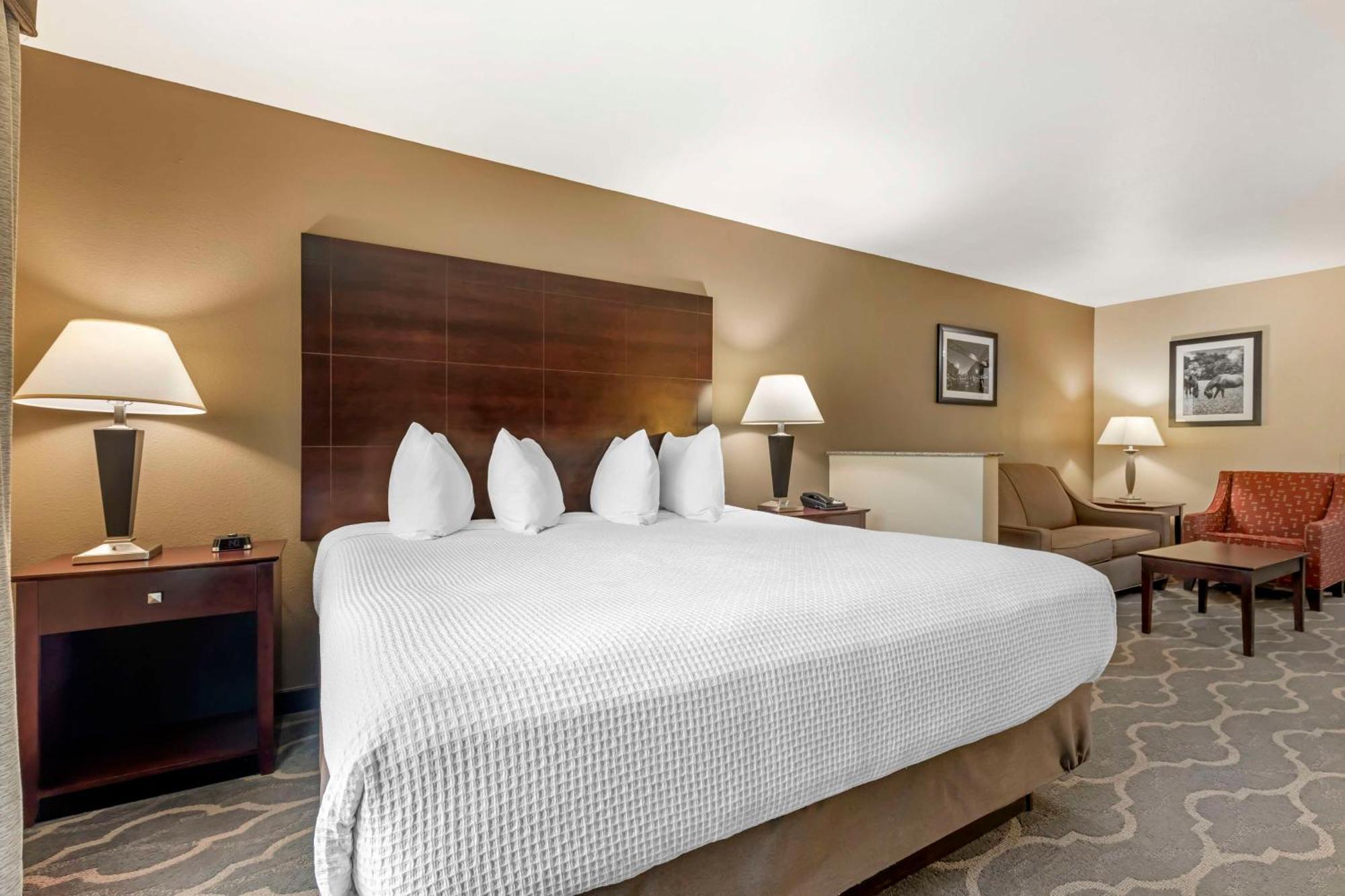 Best Western Plus Burleson Inn & Suites Экстерьер фото