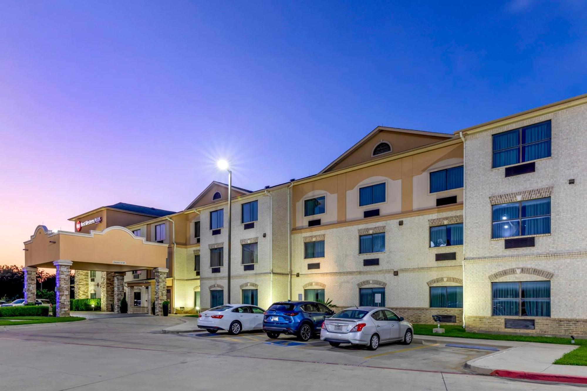Best Western Plus Burleson Inn & Suites Экстерьер фото