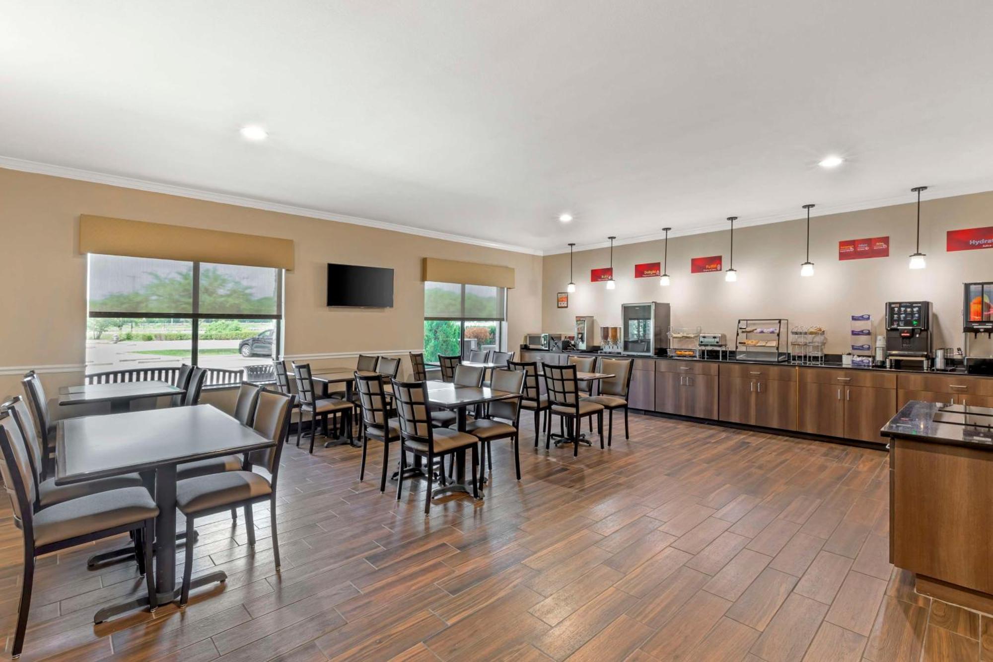 Best Western Plus Burleson Inn & Suites Экстерьер фото